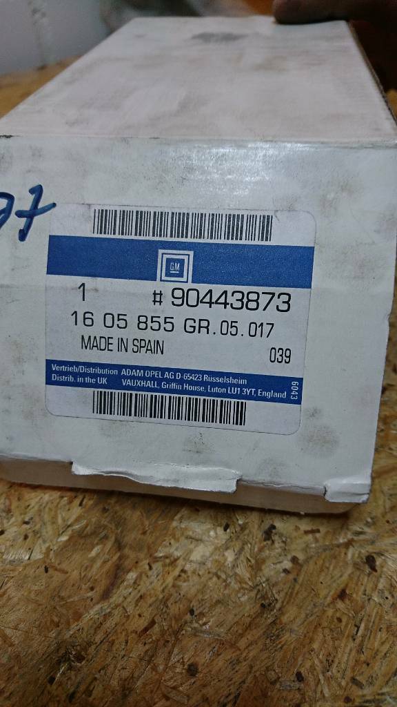 Calibra Vectra A Omega B Bremsklötze vorne neu original GM