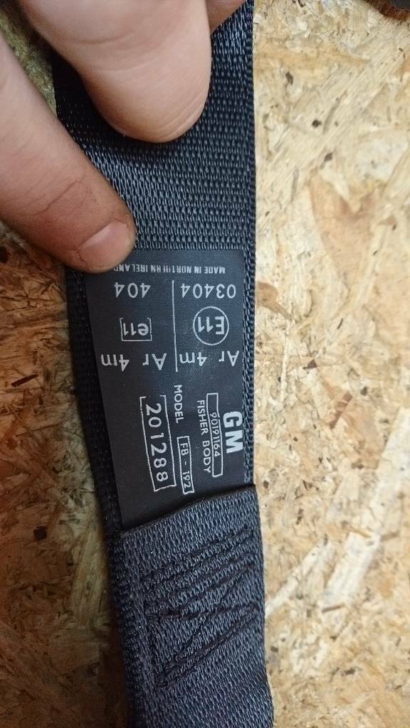 Kadett E Sicherheitsgurt hinten neu original GM