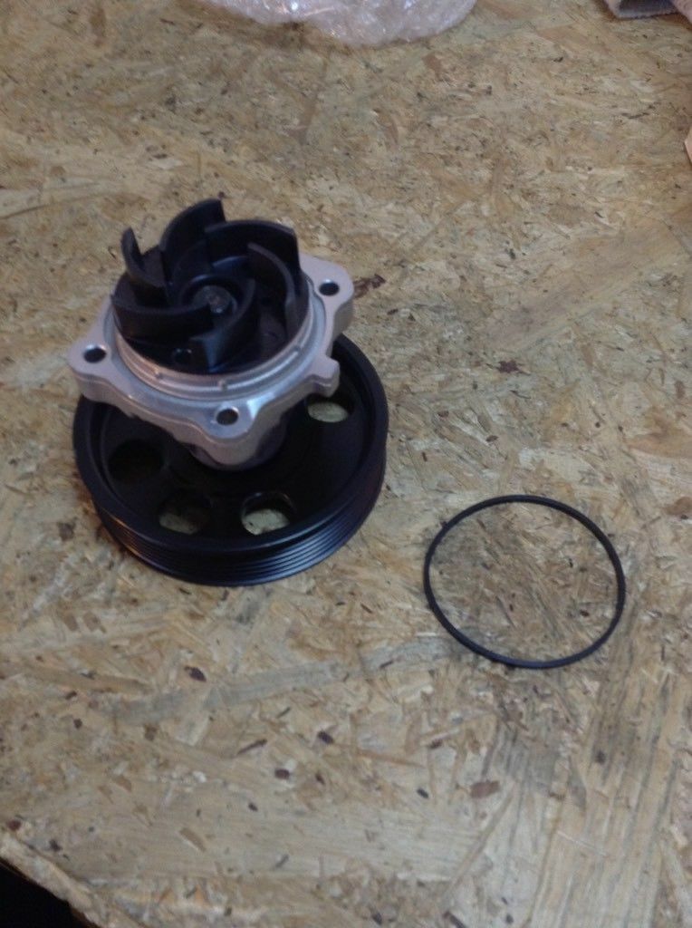 Opel Agila Corsa Meriva Wasserpumpe neu Original GM