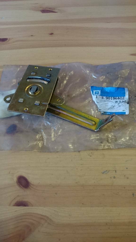 Kadett E Schloss Rückwand links neu original GM