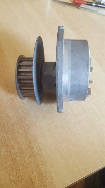 Opel Ascona C Corsa A Kadett E  Wasserpumpe neu original gm
