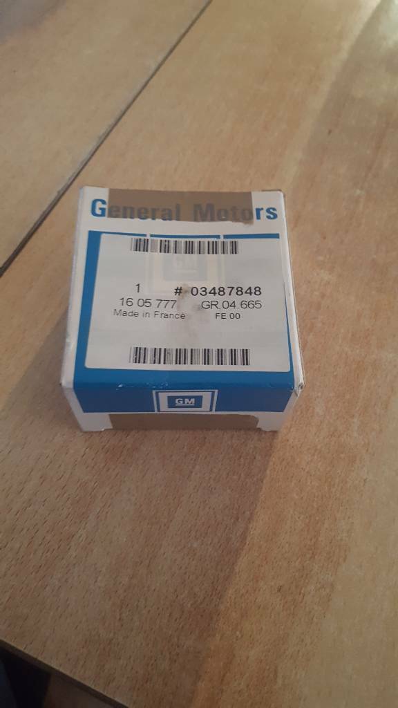 Kadett E Omega A Bremssattel Hülsen Reperaturkit neu original GM