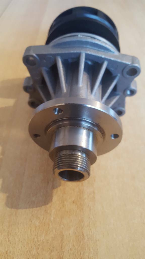 Opel Omega B Wasserpumpe neu original gm