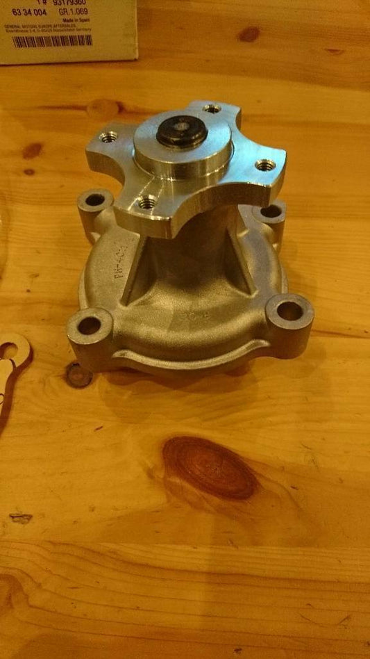 Corsa A Corsa B Kadett E Wasserpumpe NEU original GM