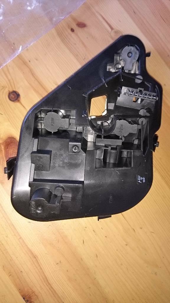 Astra H Lampenträger hinten rechts neu original GM