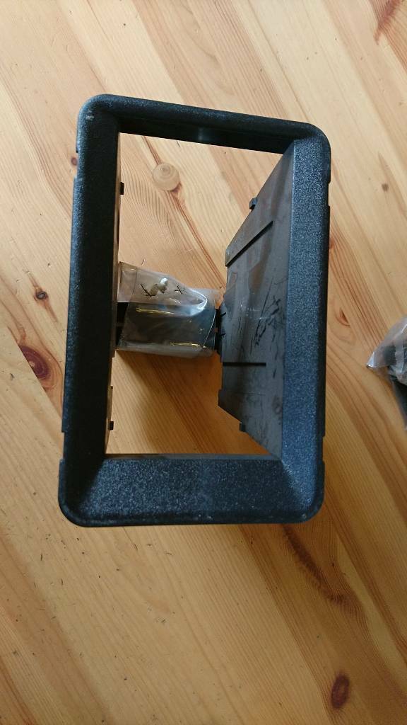 Opel Omega A Kassettenbox Rahmen neu original GM
