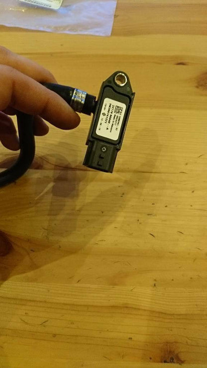 Original Movano B Vivaro A Sensor Abgasdruck mit Anschlussteil Neu