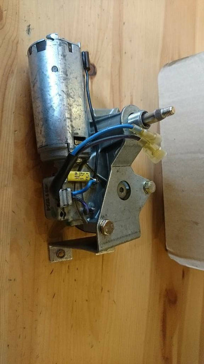 Original GM Opel Rekord E Caravan Heckscheibenwischermotor Neu