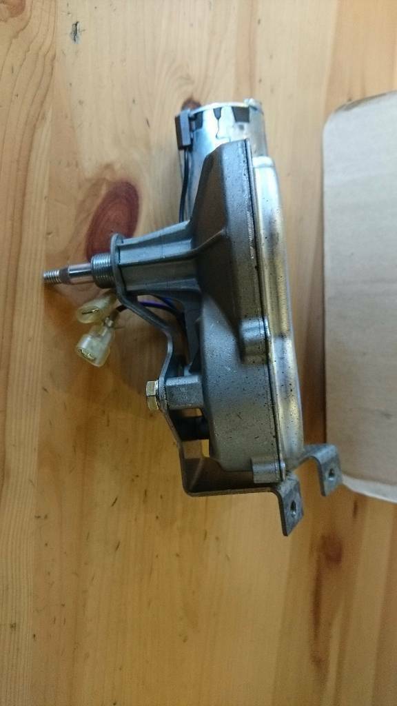 Original GM Opel Rekord E Caravan Heckscheibenwischermotor Neu