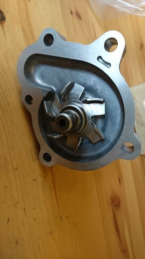 Corsa B Tigra Wasserpumpe Neu original
