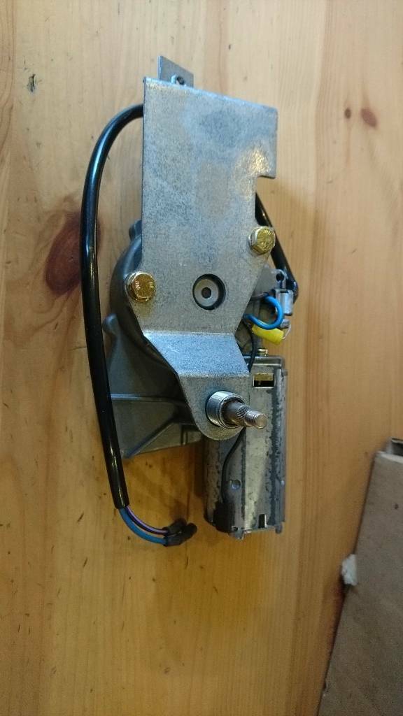 Kadett D Heckscheiben Wischermotor neu original GM