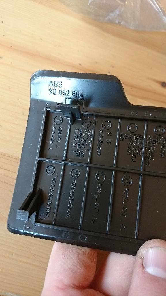 Opel Oldtimer youngtimer sicherungskasten Abdeckung gm 90062604