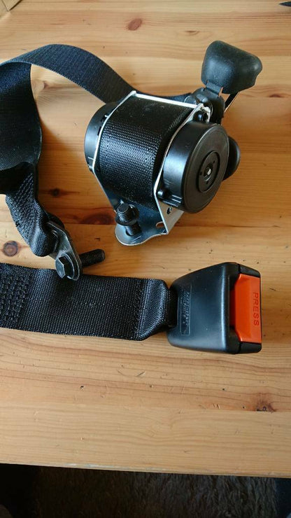 Agila a Sicherheitsgurt hinten neu original gm