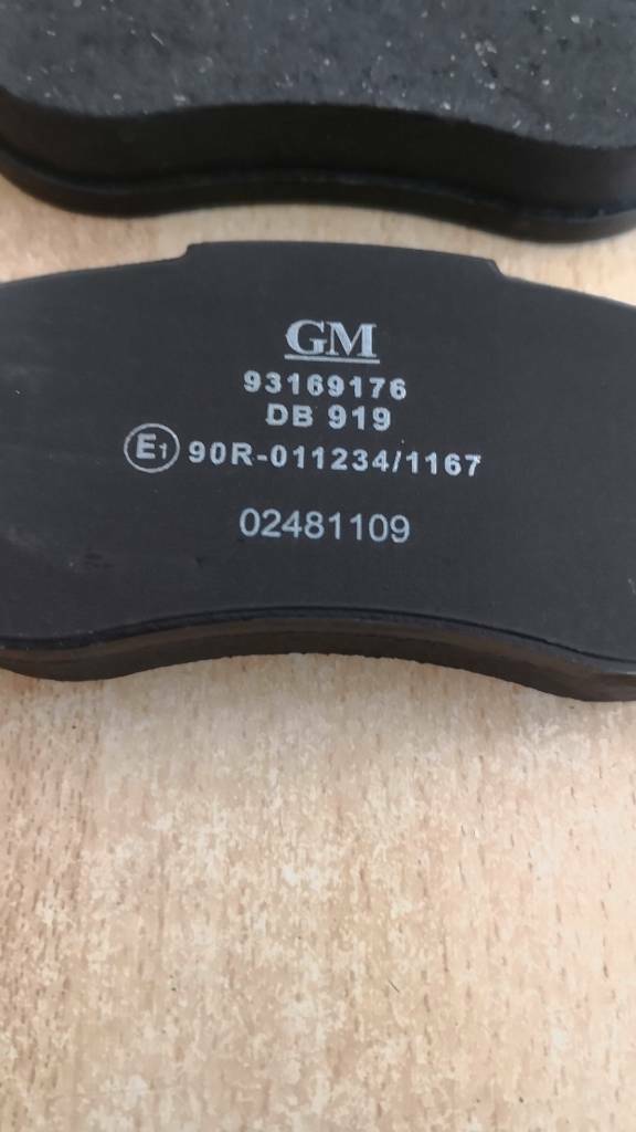 Opel Corsa D Bremsklötze neu original GM