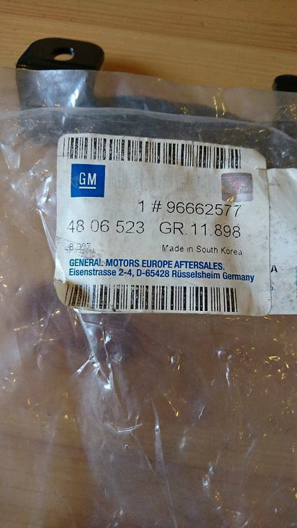 Opel Antara Laderaum Halter vorne links neu original gm 96662577