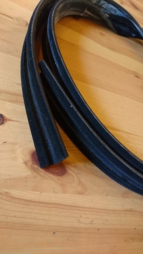 Corsa B Tigra A Fensterdichtung vorne links neu original GM