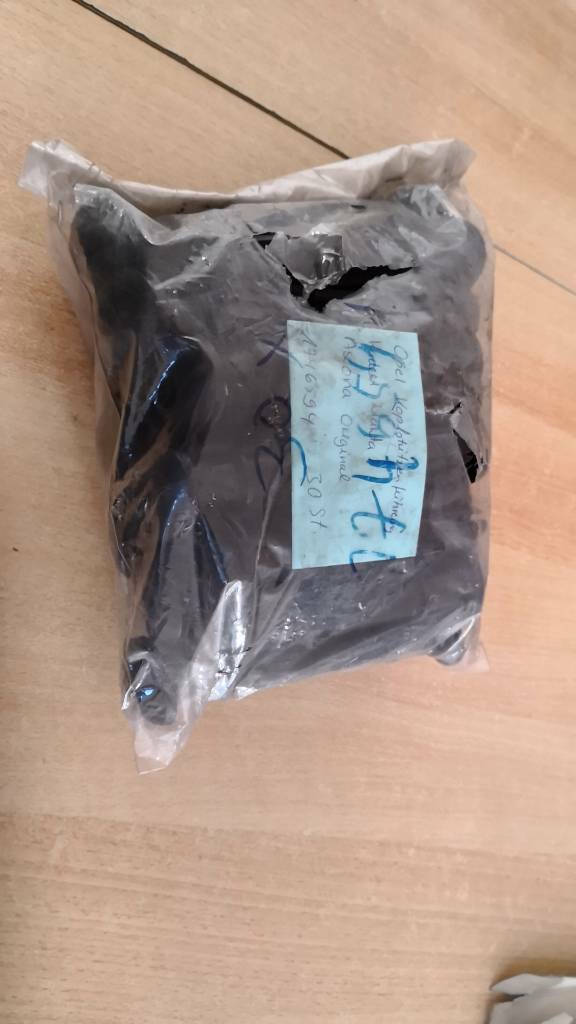 Opel Kadett Manta Ascona Kopfstützenführung Neu Original GM