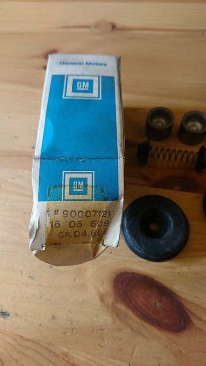 Kadett E Reparatursatz Bremszylinder hinten neu original GM
