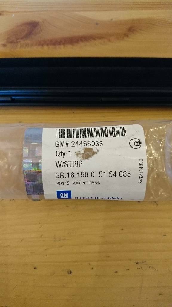 Astra H Fenster Dichtung vorne aussen neu original GM
