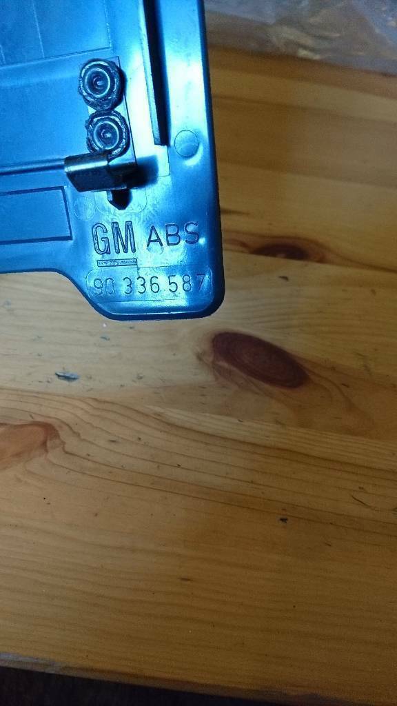 Opel Omega A Sicherungskasten Abdeckung blau neu original GM