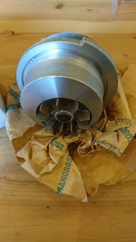 Corsa a Kadett e Wasserpumpe neu original gm 90349240