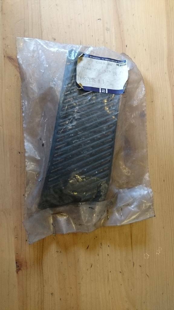 Corsa A Lautsprecherabdeckung links neu original GM