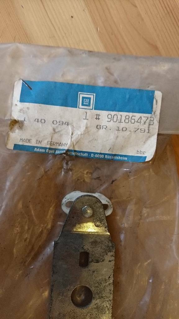 Kadett E Cabrio Fensterheber hinten links manuell neu original GM