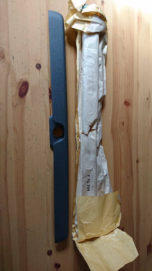 Kadett E Caravan Kofferraumdeckel Griff neu original GM
