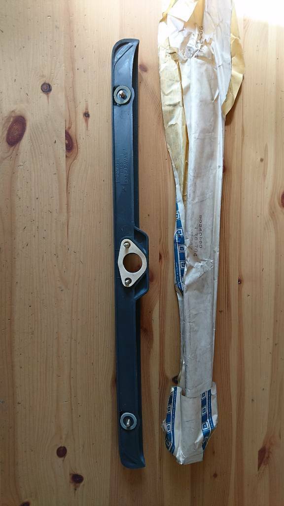 Kadett E Caravan Kofferraumdeckel Griff neu original GM