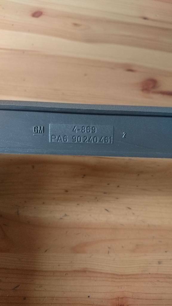 Kadett E Kofferraumdeckel Griff grau neu original GM