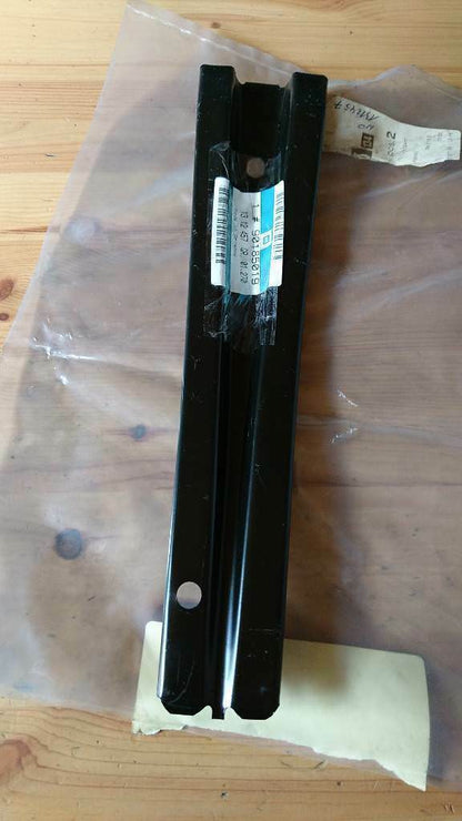 Kadett E Luftleitblech Stütze neu original GM