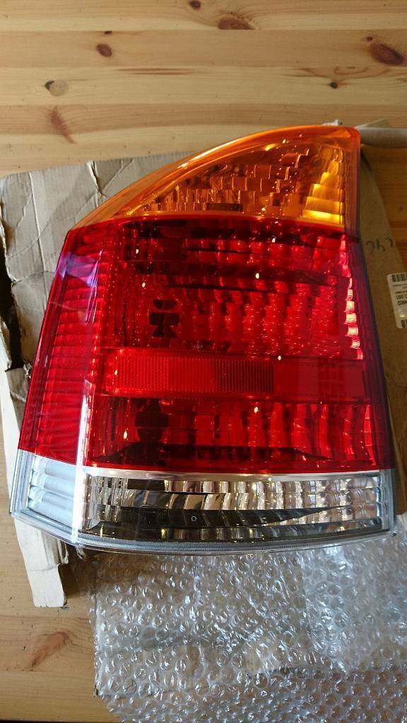 Vectra C Limousine Rückleuchte links neu original GM