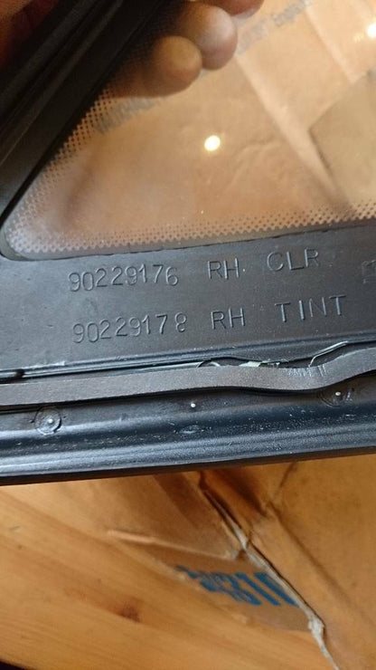 Opel Omega A Dreiecksfenster hinten rechts neu original GM
