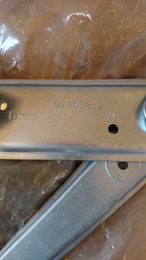 Corsa B Tigra A Fensterheber manuell vorne rechts neu original GM