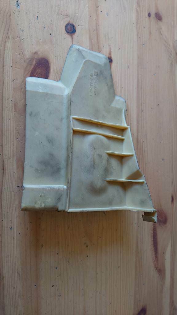 Opel Omega A Wasserabweiser Luftfilterkasten gebraucht original GM