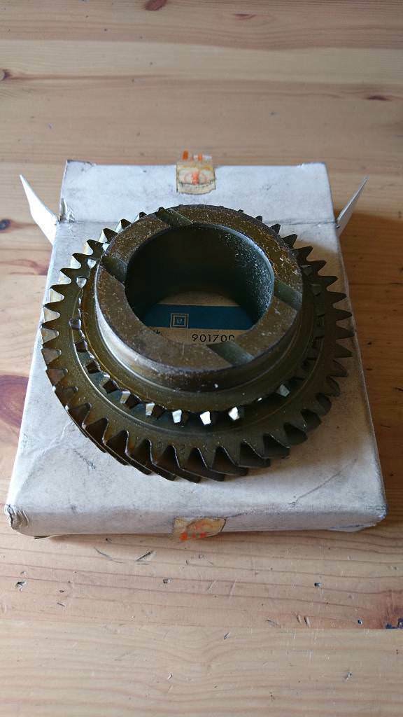 Kadett E f16 Getriebe Zahnrad zweiter Gang neu original GM
