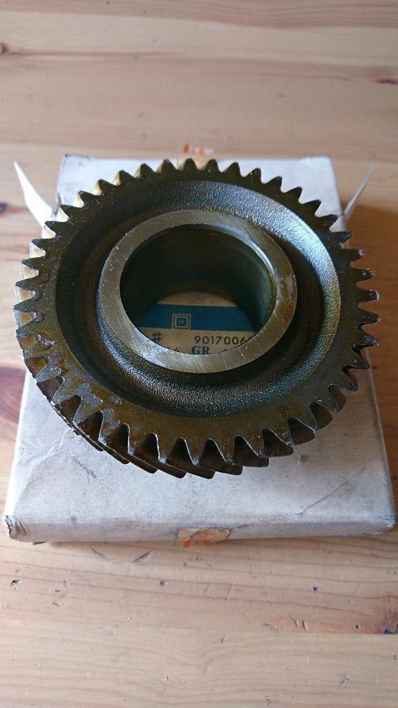 Kadett E f16 Getriebe Zahnrad zweiter Gang neu original GM