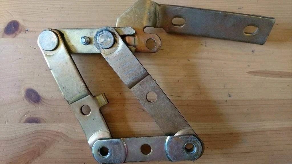 Omega A Motorhaube Scharnier rechts Neu Original GM