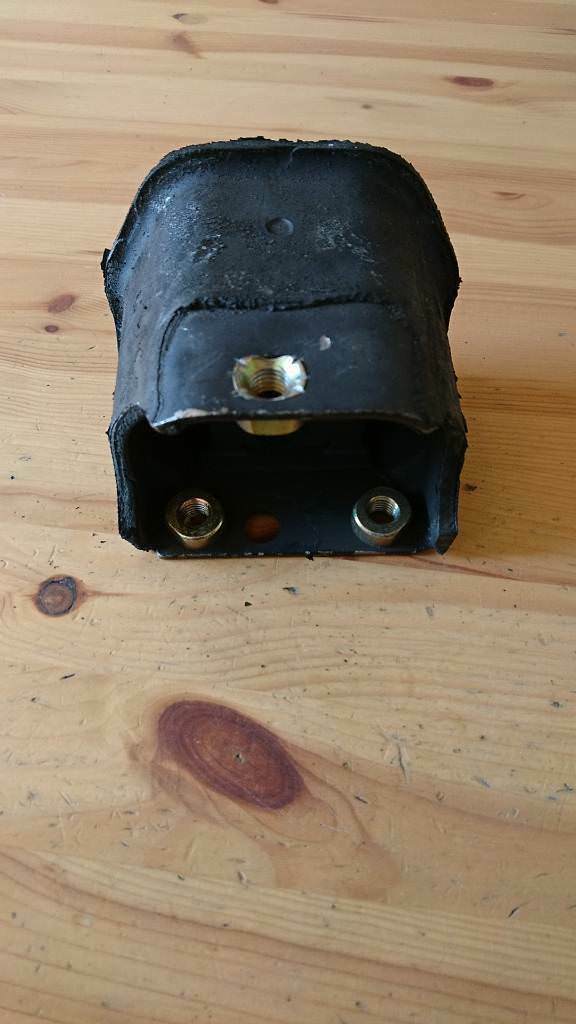 Kadett d 1,6l Motorhalter Dämpfungsblock neu gm 90105967