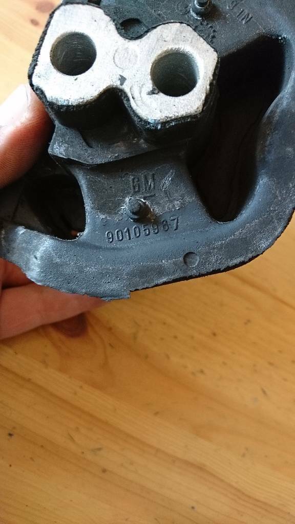 Kadett d 1,6l Motorhalter Dämpfungsblock neu gm 90105967