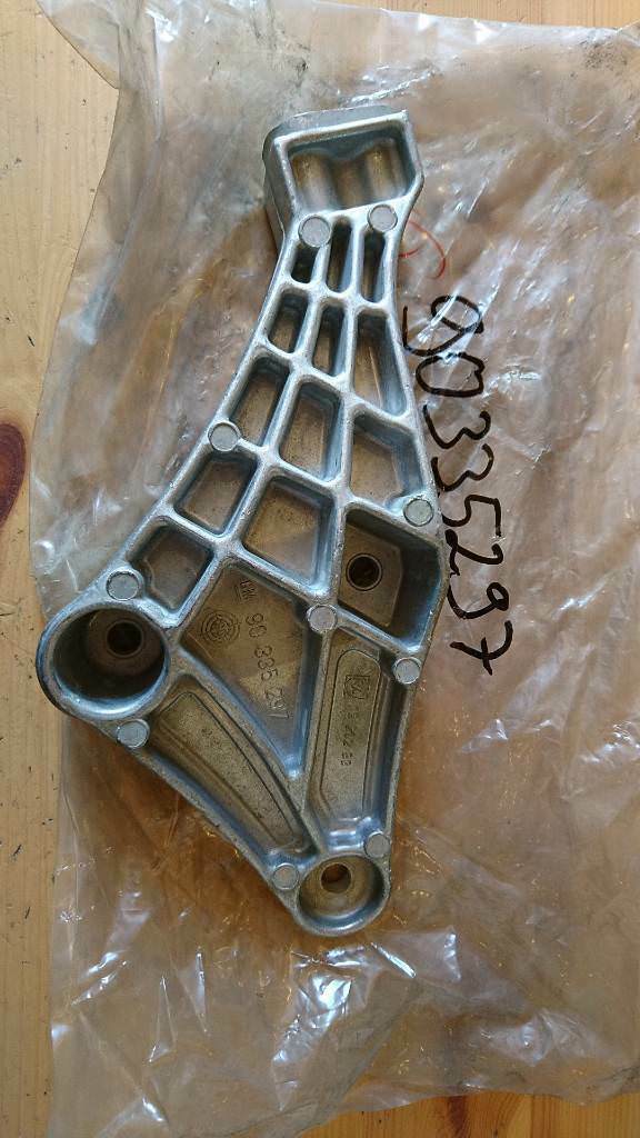 Vectra A Motorhalter vorne rechts neu original GM