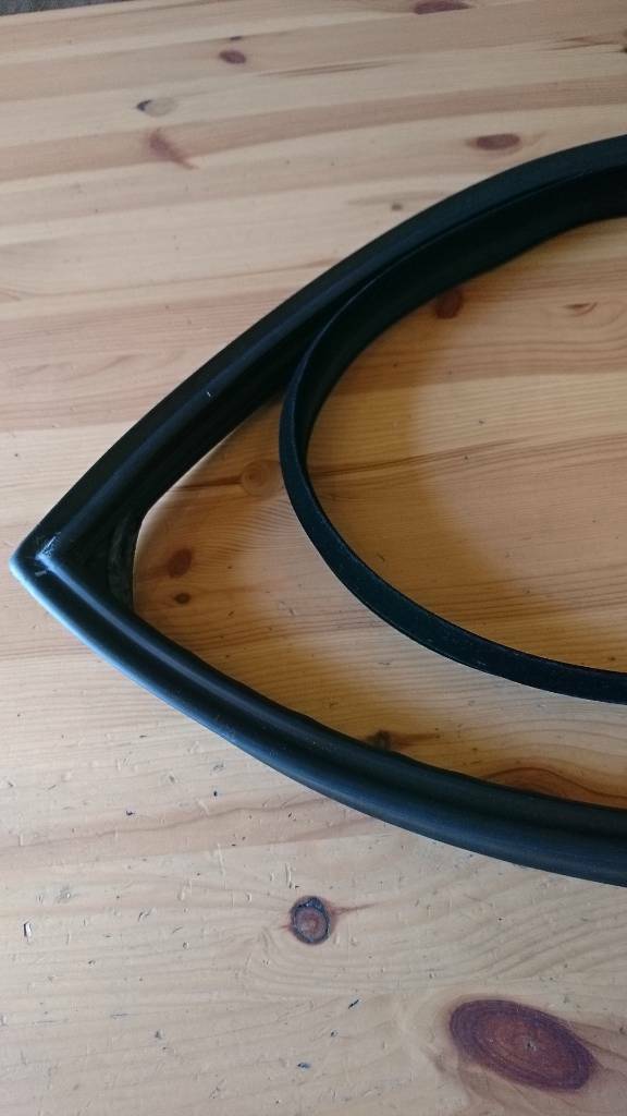 Opel Omega B Gummidichtung Fenster hinten rechts neu original GM