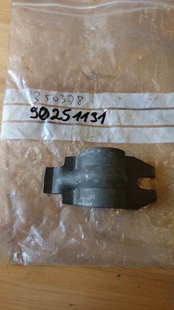 Astra f vectra a Stabilisator Halter schelle vorne gm 90251131