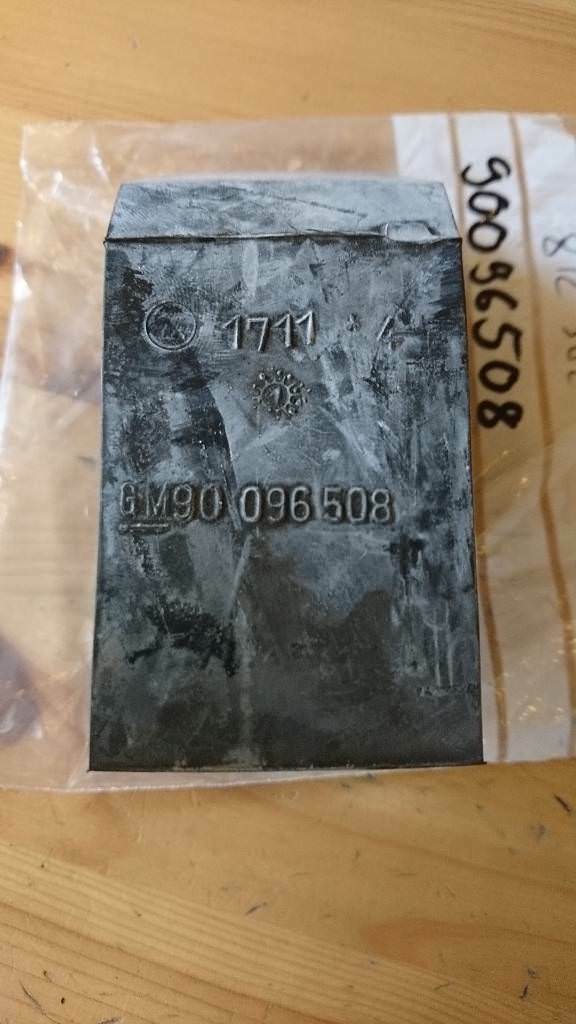 Astra f Kadett e Dämpfungblock neu original GM 90096508