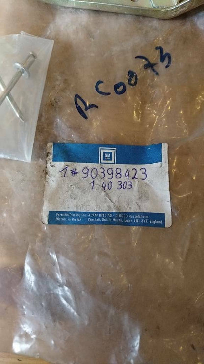 Kadett E Fensterheber Halter links neu original GM