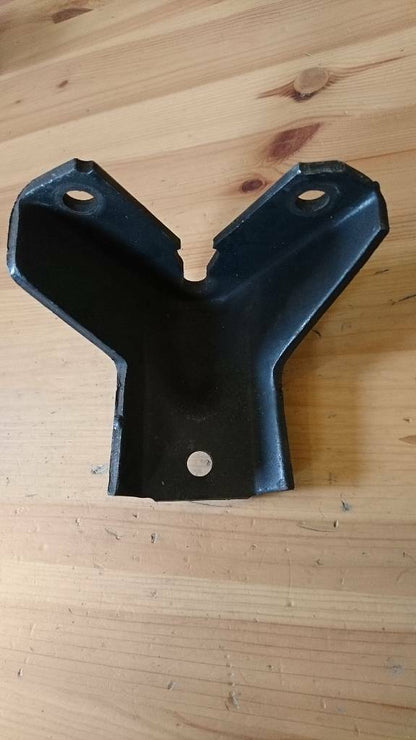 Astra J Halter Befestigung Dämpfungsblock Neu Original GM