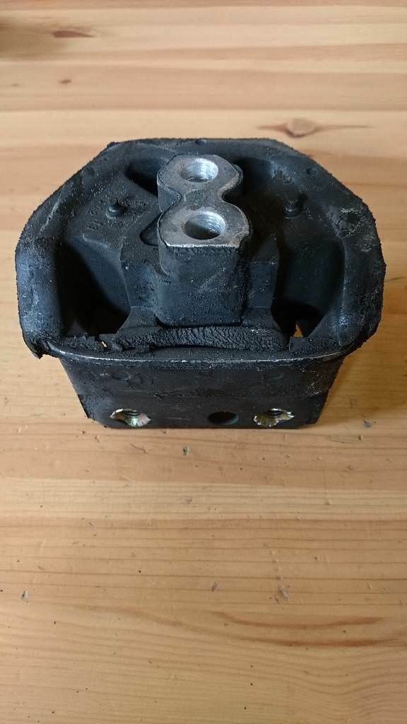 Kadett E Diesel 1,6 Dämpfungsblock vorne rechts neu original GM
