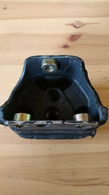 Kadett E Diesel 1,6 Dämpfungsblock vorne rechts neu original GM