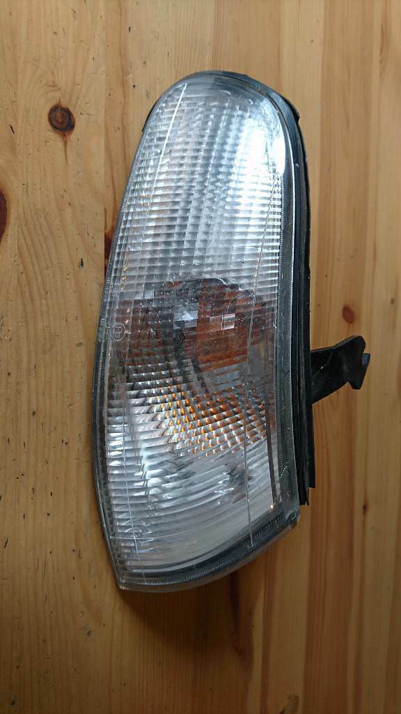 Mazda 626 Blinker vorne rechts neu original koito