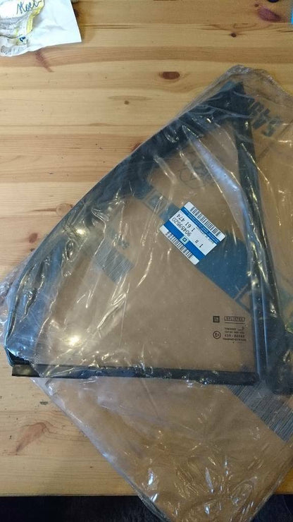Opel Omega B Seitenscheibe hinten rechts neu original GM